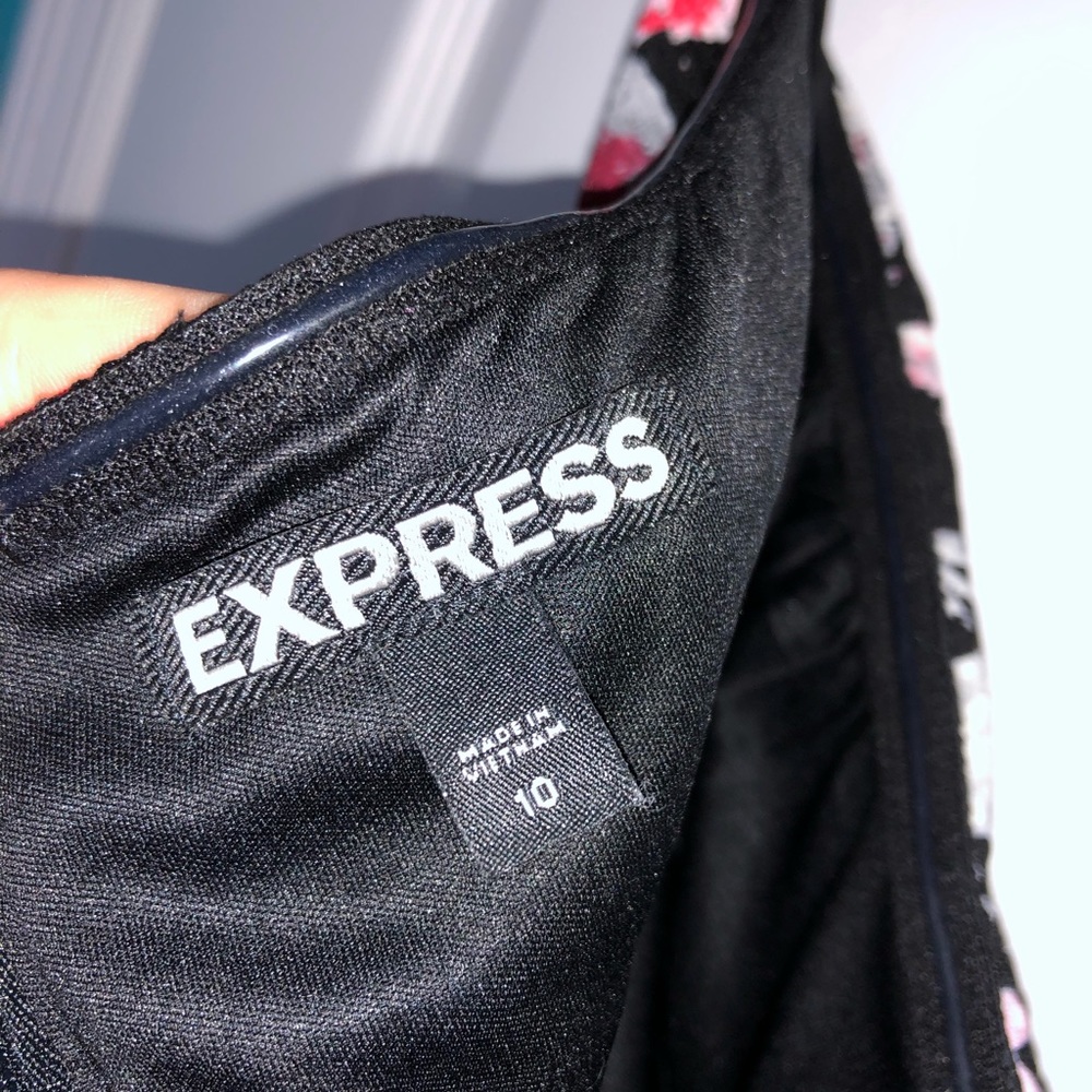 NWOT Express Floral Dress - Picture 3 of 6